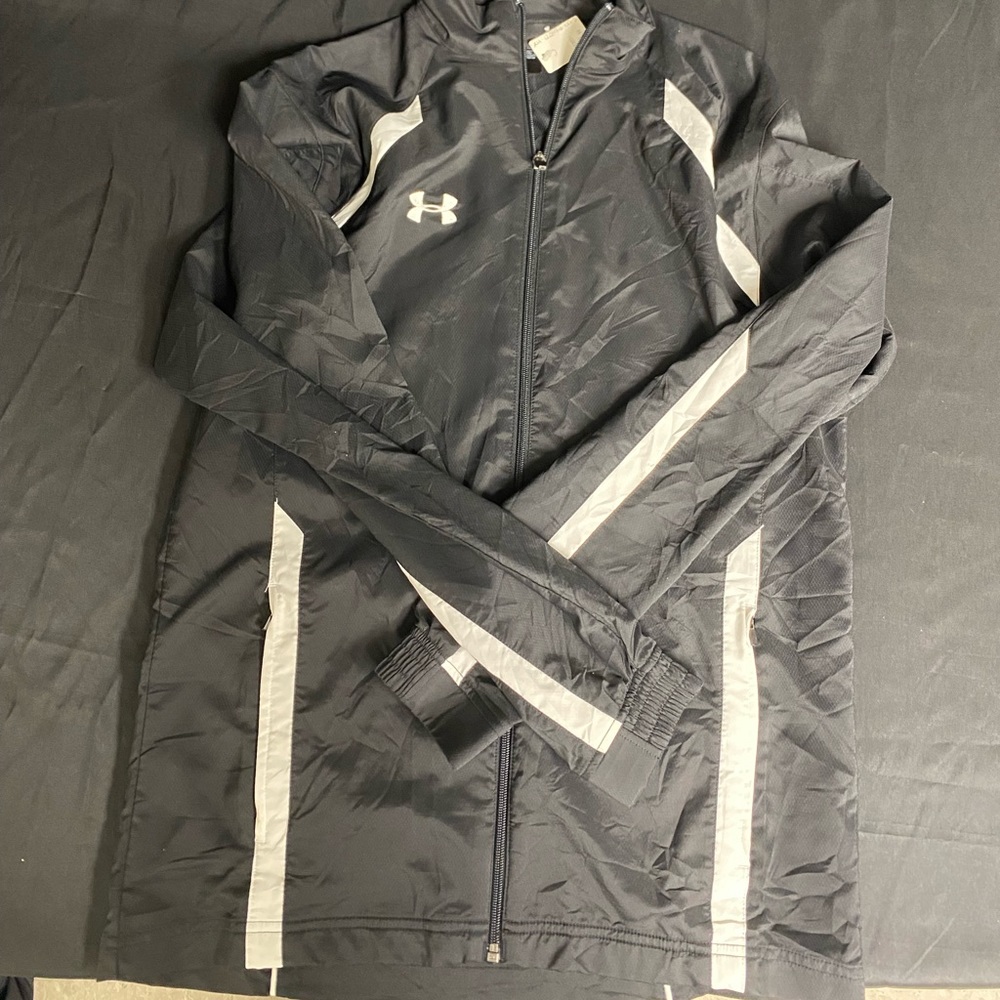 UNDER ARMOUR / BLACK RAIN JACKET / SIZE: M